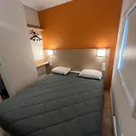 Hotel Premiere Classe Arras - Les Mofflaine