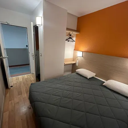 Premiere Classe Arras - Les Mofflaine Hotel 2*